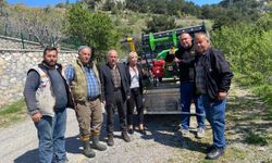Güzelbahçe Belediyesi, çiftçilere ilaçlama makineleri hediye etti
