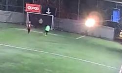Halı saha kalp krizi geçiren kişi canından oldu