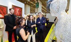 İzmir Sanat ve Antika Fuarı kapılarını açtı