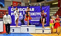 İzmir'de dansçıların rekabeti, izleyenlere görsel şölen yaşattı