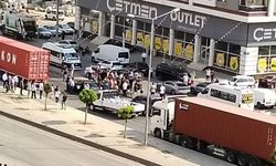 İzmir'de kanlı pusu: Seyir halindeki araca silahlı saldırı. 3 ölü 1 yaralı!