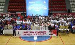 İzmir'in yıldızları, Celal Atik Spor Salonu'nda buluştu