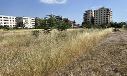 Karşıyaka’da stat arazisi temizleniyor