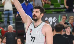 Karşıyakalı Muhsin Yaşar resmen Galatasaray'da