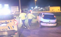 Film gibi kovalamaca yürekleri ağızlara getirdi: Polisin 5. "dur" ihtarına uymadı, trafiği birbirine kattı!
