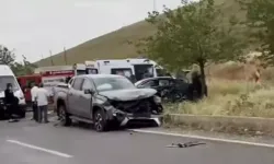 Kafa kafaya çarpışan araçların neden olduğu kazada hayatını kaybedenlerin sayısı 2'ye yükseldi