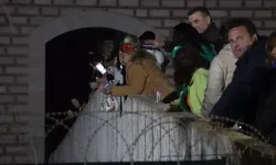 Kakava coşkusu Tunca Nehri’nde son buldu: Binlerce kişi dİleklerini sulara bıraktı!