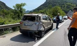 Kamyonetin cipe arkadan çarpmasıyla 2 kişi yaralandı