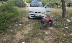 Kayıp genç aracının önünde ölü bulundu