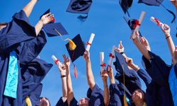 Hayalet sınıflardaki 403 diplomaya iptal