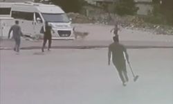 Korkunç anlar: Sokak köpekleri çocuğa saldırdı!