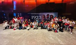 Manisalı çocuklar "1923" müzikaliyle, Cumhuriyet'in hikayesine tanıklık etti