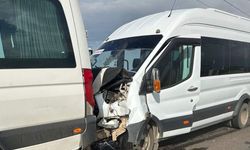 Öğretmen servislerinin kaza yapmasıyla 28 kişi yaralandı