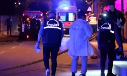 Otomobil kaldırıma çarpıp devrildi, 1 kişi hayatını kaybetti