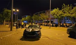 Otomobilin çarptığı iki kadın hayatını kaybetti