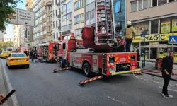 Restoranda korkutan yangın! Çevredeki binalara sıçradı
