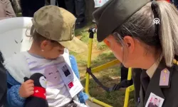 Şehit kızının sözleri yürek dağladı: 'Toplu iğne babama batıyor'