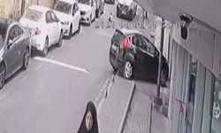 Servis minibüsünün altında kalan 5 yaşındaki çocuk hayatını kaybetti