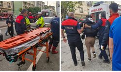 Seyir halindeki araç park halindekine çarptı: 1’i ağır 4 yaralı