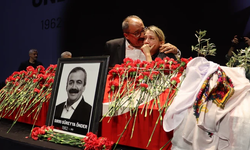 Sırrı Süreyya Önder'in kızı gözyaşlarına boğuldu