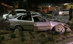 Takla atan otomobildeki 2 kişi yaralandı