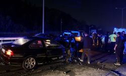 TEM Otoyolu'nda gece saatlerinde zincirleme kaza: Trafik uzun süre aksadı, yaralılar var!