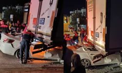 Otomobil park halindeki tıra çarptı, 2 kişi hayatını kaybetti