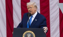 Trump’tan Putin’e sert sözler: Ateşle oynuyor