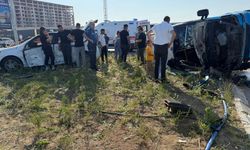 Dolmuş ile otomobil çarpıştı: 5 kişi yaralandı