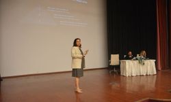EÜ'de yapay zeka semineri: Geleceğin mesleklerine ışık tutuldu
