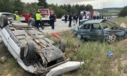Feci kaza: İki otomobil takla attı, 7 yaralı!