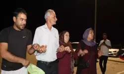 İnfaz düzenlemesi yürürlüğe girdi, cezaevi önünde halay çektiler