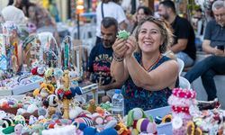 Karşıyaka'da El Emeği Gece Pazarı yeniden kapılarını açtı