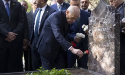 MHP Genel Başkanı Bahçeli, Alparslan Türkeş’in kabrini ziyaret etti