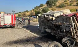 Otomobil ile kamyonet çarpıştı: Ölü ve yaralılar var!