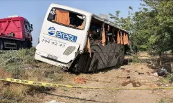 Yolcu otobüsü devrildi: Ölü ve çok sayıda yaralılar var