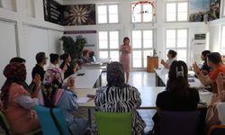 Alaşehir Belediyesi'nden engelsiz hizmet için işaret dili eğitimi