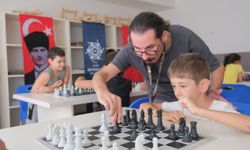 Aydınlı çocuklar, satranç kurslarıyla hem eğleniyor hem düşünüyor