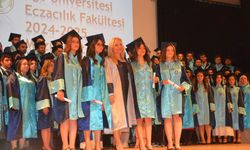 Ege Üniversitesi Eczacılık Fakültesi mezunlarını uğurladı
