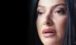 Hadise Klibinde filtre ve Photoshop kullanmadan kamera karşısına geçti!