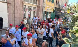 İşten çıkarılan İzmir Büyükşehir Belediyesi işçileri eylemde: 'İşimizi geri istiyoruz!'