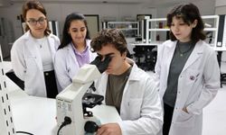 İzmir Ekonomi'den zirveye: Genç genetikçiler dünya sahnesinde