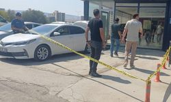 Oto galeride dehşet: Silahını çekip ateş etti, vatandaşlar sokağa döküldü!