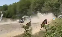 Ralli yarışında facia: Araç seyircilerin arasına daldı, ölü ve yaralılar var