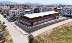 Turgutlu'da Mimar Ferdi Zeyrek Spor Kompleksi hızla yükseliyor