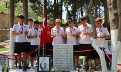 Türkiye şampiyonu Yunusemre U17 Takımı'ndan anlamlı vefa