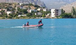 Yeğeninin terliğini almak için baraj gölüne giren 16 yaşındaki genç kayboldu