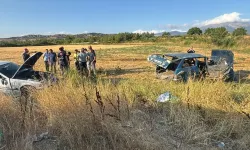 İki aracın çarpışması sonucu meydana gelen kazada 5 kişi yaralandı