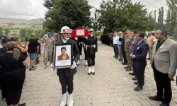 Depremde şehit olan onbaşının naaşı, 26 yıl sonra memleketine nakledildi