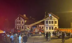 3 katlı otelde yangın çıktı, alarm çalışınca bina boşaltıldı